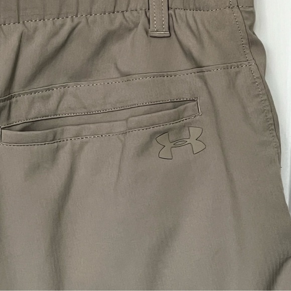 Under Armour Men’s 10” Shorts Khaki Tan Golf Outdoor Size 38 - Picture 3 of 8